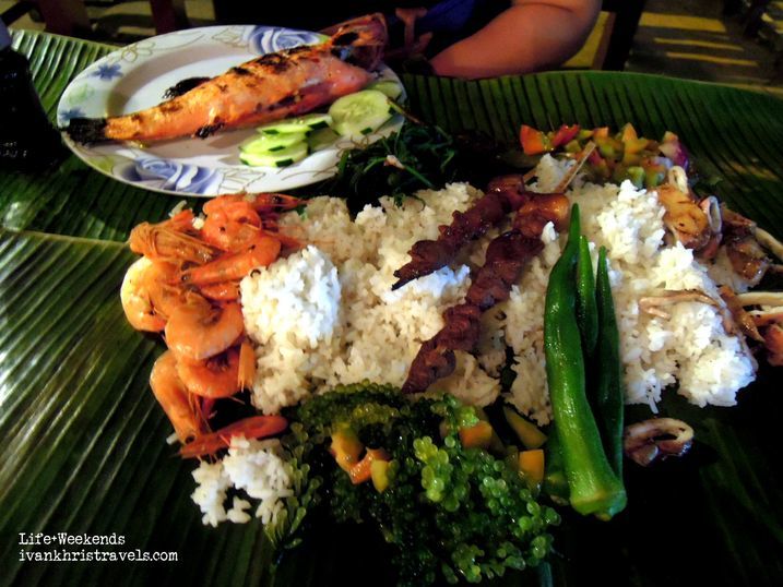 Boodle fight meal at baywalk in