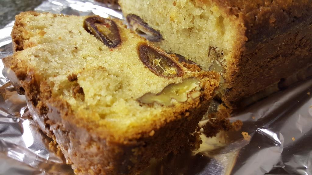 eat-culture: Lauras Dattel-Walnuss-Kuchen (Laura&amp;#39;s date-walnut-cake)