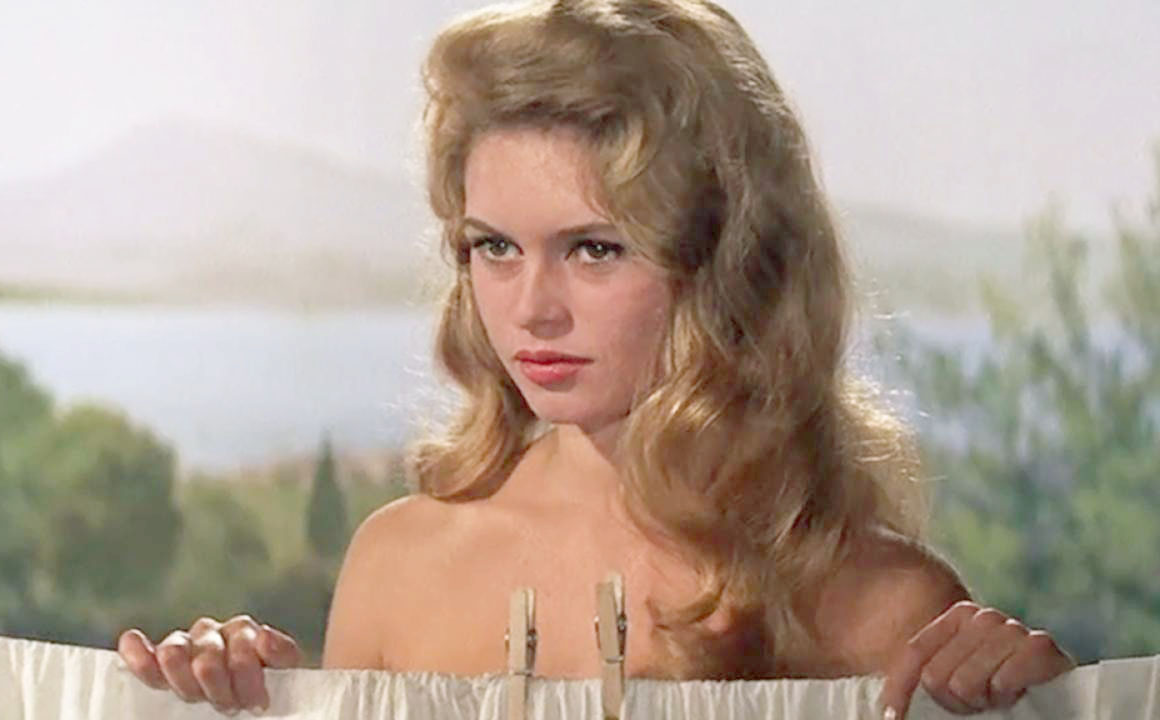 Brigitte Bardot é socorrida às pressas com dificuldade para respirar