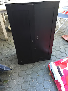 MargaretesHandmadeBox: Schrank in shabby schwarz gestrichen