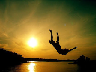 Significado de los sueños: Soñar con caernos al vacío Significado de los sueños: Soñar con caernos al vacío