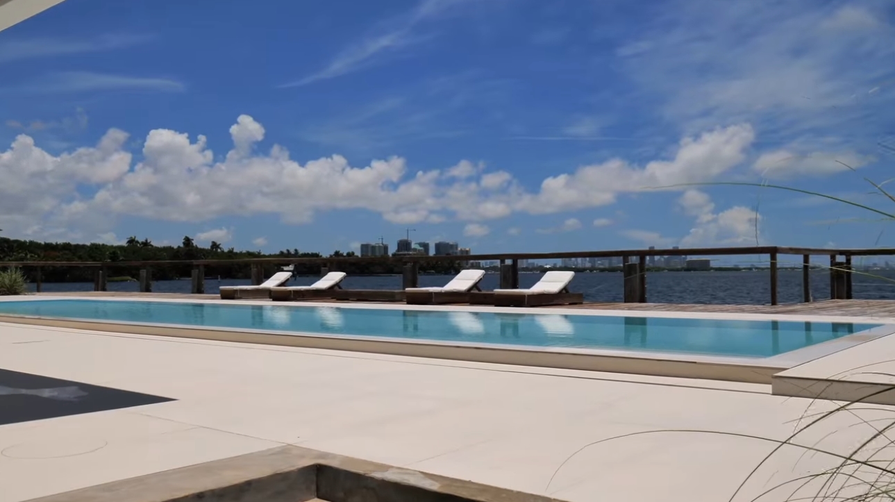 29 Photos vs. 3550 Matheson Ave | Miami - Contemporary Bayfront Property - Luxury Home & Interior Design Video Tour 29 Photos vs. 3550 Matheson Ave | Miami - Contemporary Bayfront Property - Luxury Home & Interior Design Video Tour