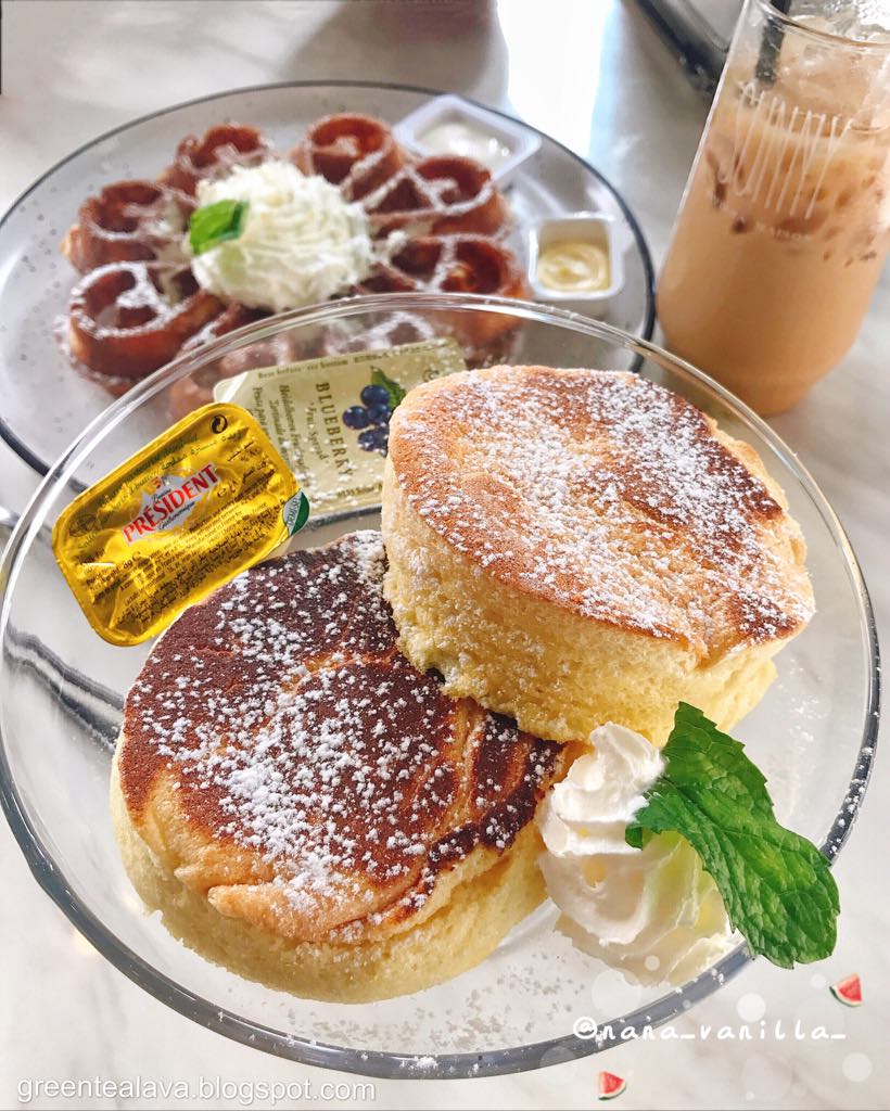 Cafe Hopping in Ipoh 2 MarketPlace Waffle Bar & Cafe Review