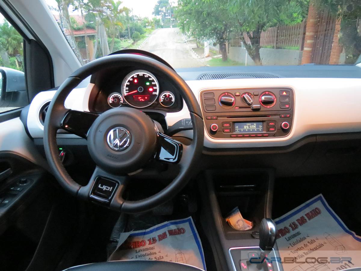 Volkswagen up! I-motion - interior - painel