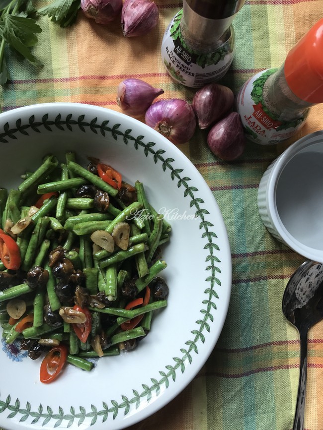 Kerang Goreng Kacang Panjang Dengan Serbuk Lada Hitam - Azie Kitchen