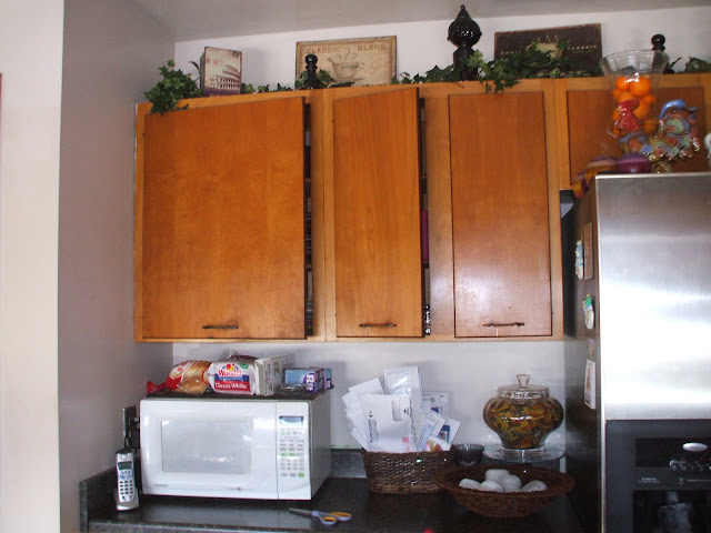 Kitchen Cabinet using Mirror & Glass @ Rustic-refined.com