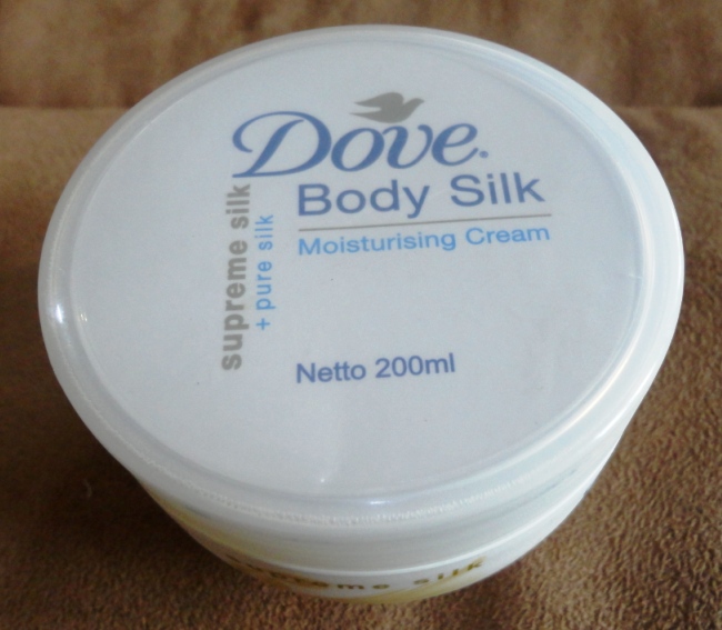 Review Dove Body Silk Moisturizing Cream Pink and Undecided