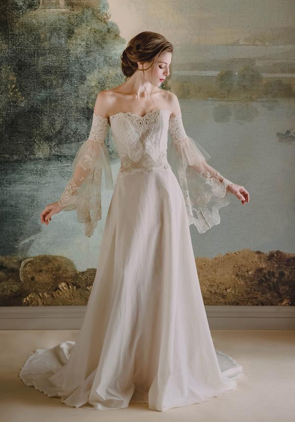 Romantic Wedding Gown: A Beautiful ...