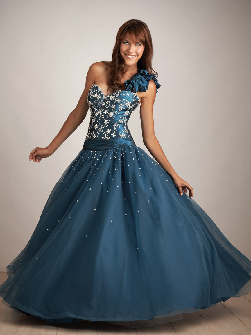 SHE FASHION CLUB: Gown Dresses
