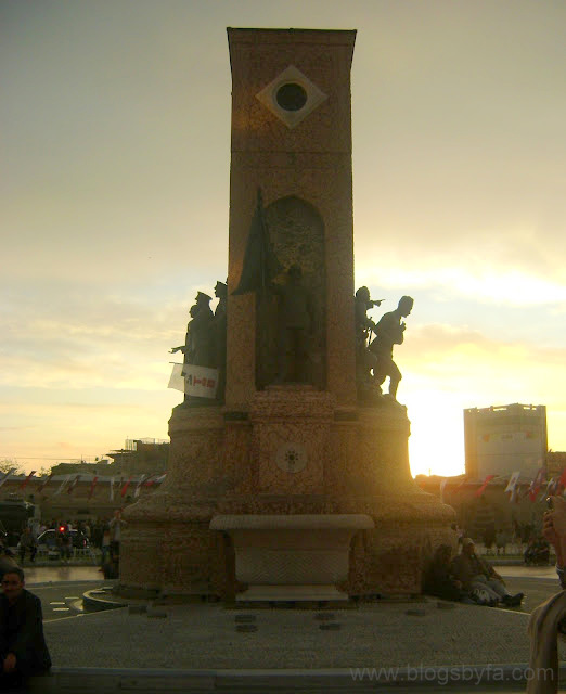 Taksim Square Istanbul Turkey Blogs By Fa