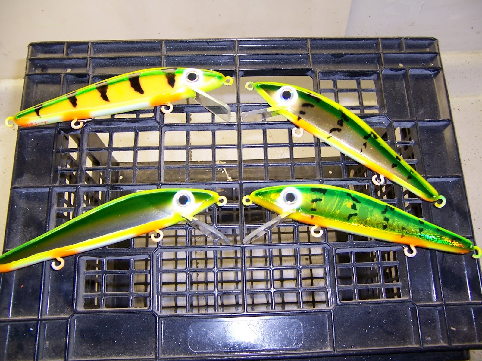 Ricks Musky Bait Building The first finished Muskie baits for 2012