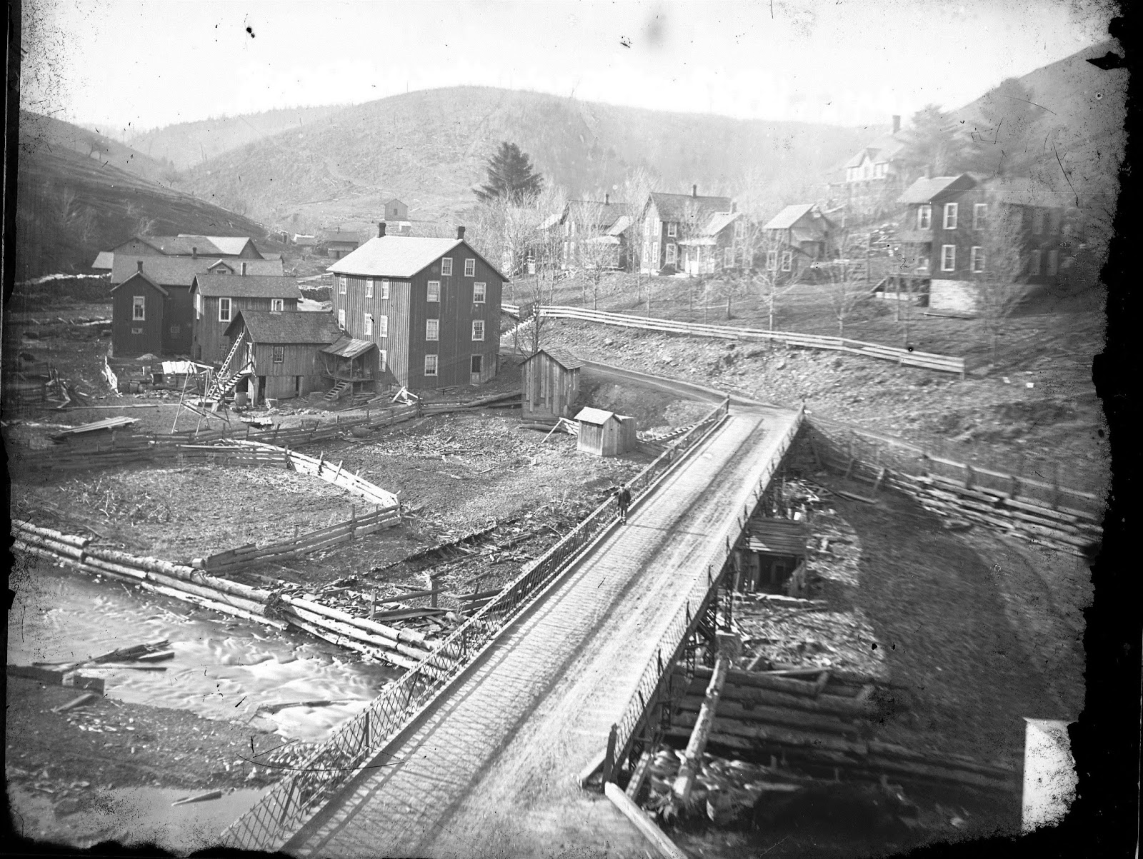 Lost in Leetonia 1900 Bridge rail lives on?