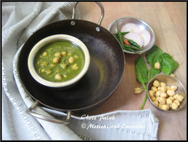 Chole Palak / Chickpeas in Spinach Gravy/Garbanzo Beans in Spinach Gravy