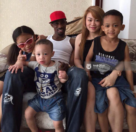 Dinh Hoang Max len tieng sau khi bi to bo roi vo Viet va 3 dua con tho - Anh 2