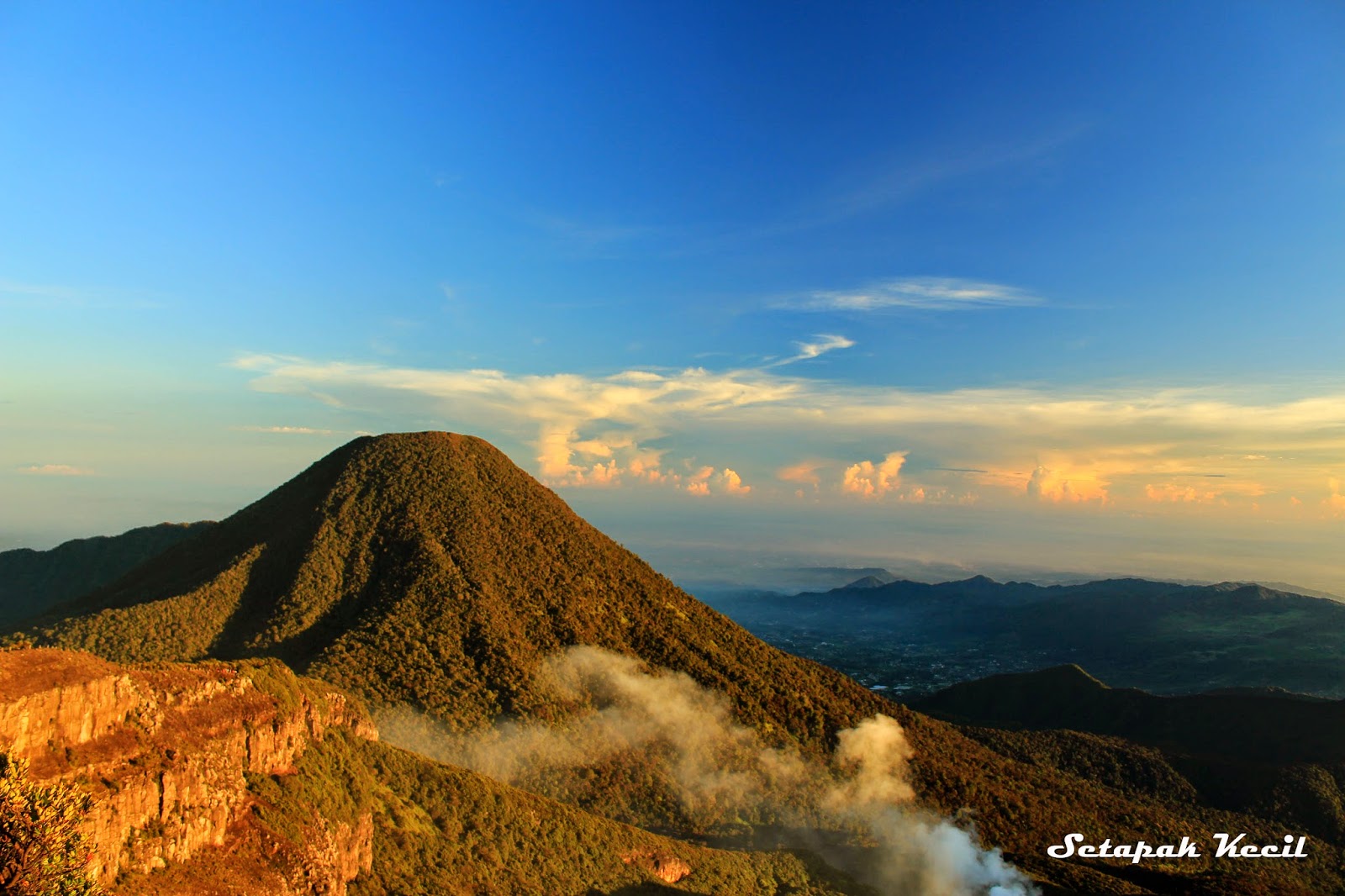 Gambar Taman Nasional Gunung Gede Pangrango Gambar Taman Nasional Gunung Gede Pangrango