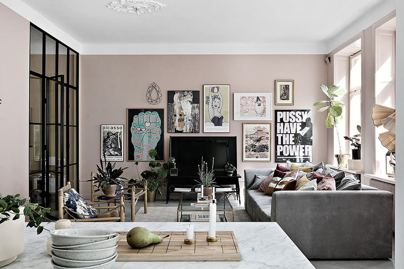 An attractive Scandinavian apartment with a charming color palette