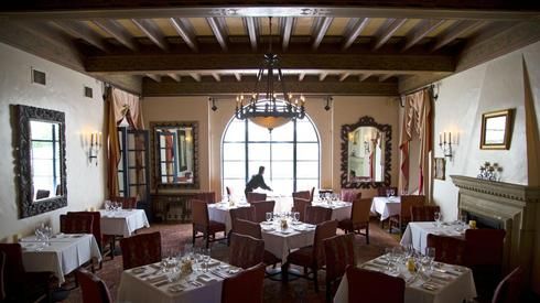 steak mansion wrigley phoenix pillar geordie az restaurant