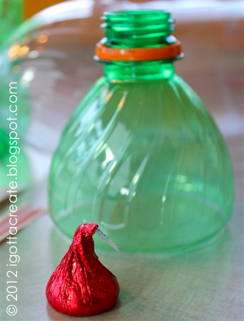 DIY giant hollow Kisses that you can fill for #Valentines Day! | #recycling tutorial at I Gotta Create!