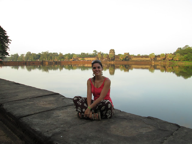 Angkor Wat un poco antes de la puesta de sol Angkor Wat un poco antes de la puesta de sol