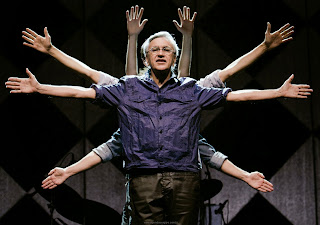 Resultado de imagem para abraçaço caetano