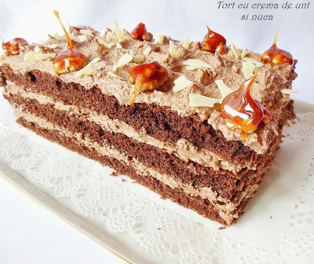 Tort cu crema de unt si nuca