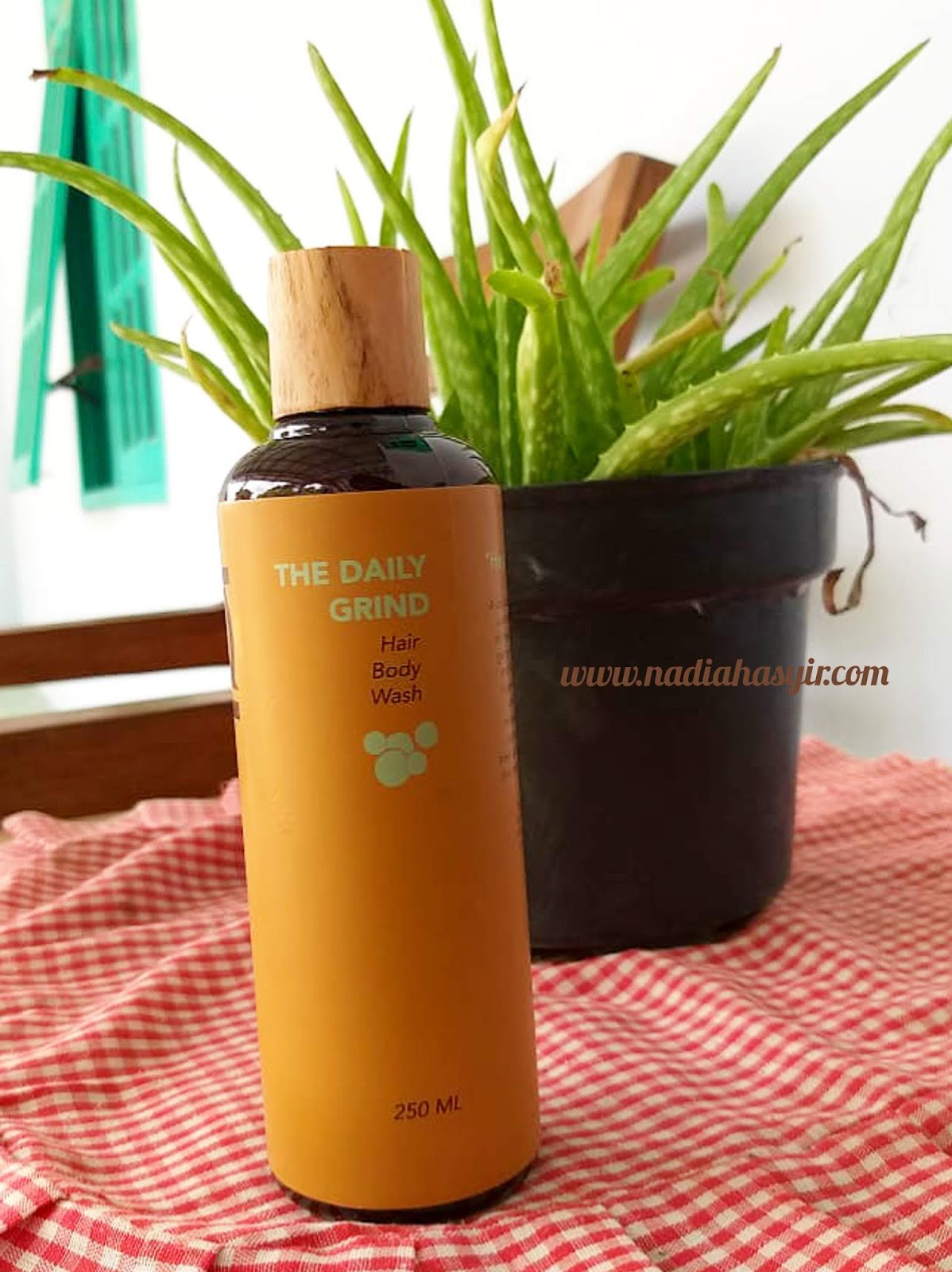 [REVIEW] REBREW THE DAILY GRIND HAIR BODY WASH NADIA HASYIR Nadia's World