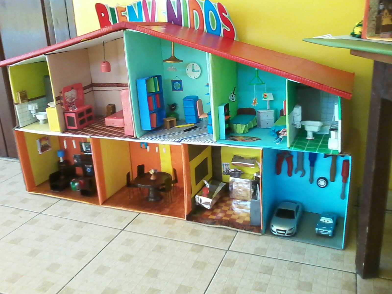 TRABAJOS Y TAREAS ESCOLARES Casitas de Madera y Carton