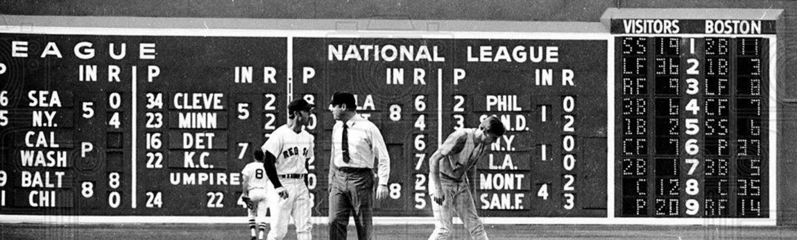 The Fenway Purist The Left Field Scoreboard History