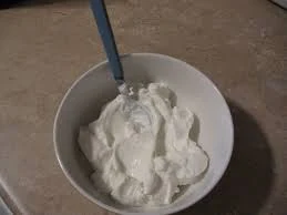put-yogurt-into-bowl