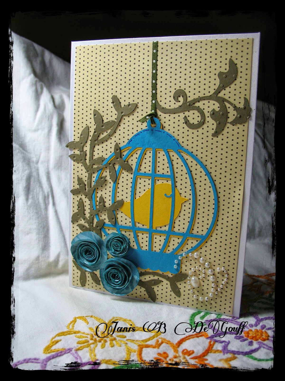 Cricut Explore, Maker, Cards and Paper Crafts Bird cage Card