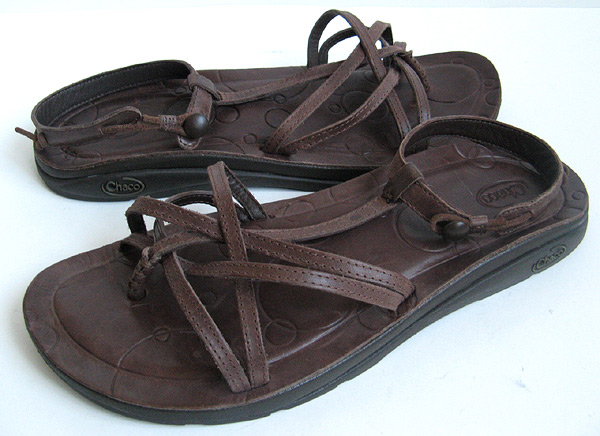 chaco women's leather sandals