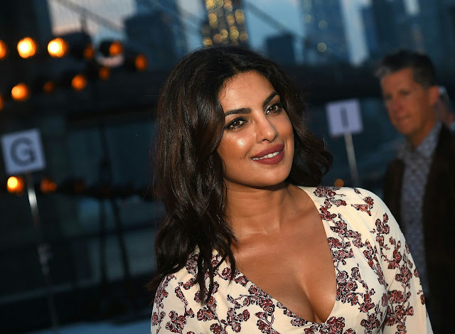Priyanka Chorpa Sexiest Cleavage Show Ever At The New York Fashion Week 2016 In NY