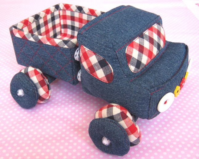 Pickup Truck-Basket of fabric. How to sew Photo Tutorial