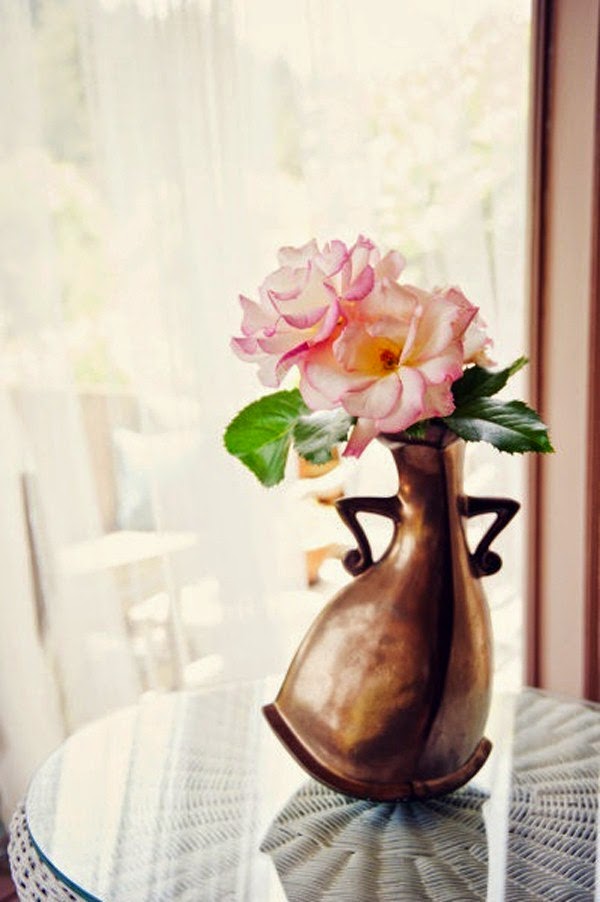 Cut flowers in enchanting decoration ideas