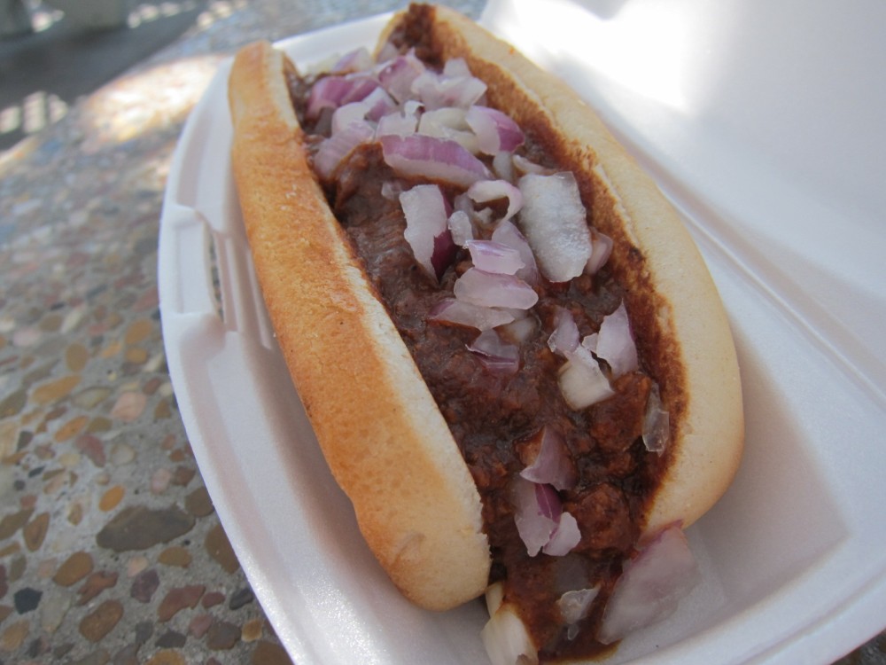 Review Rally's Chili Dog