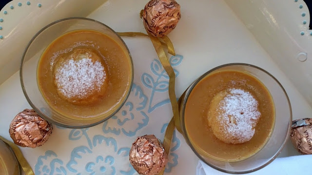 Crema De Caramelo Con Profiteroles 
