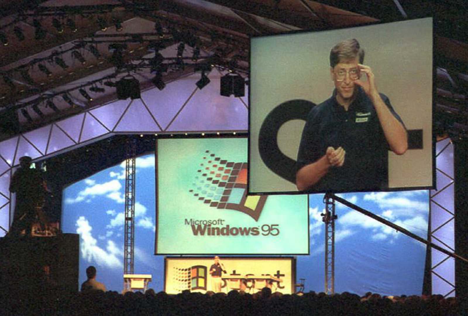 Windows 95 launch%2B%25286%2529 - Relembre a enorme histeria do lançamento do Windows 95 em 1995