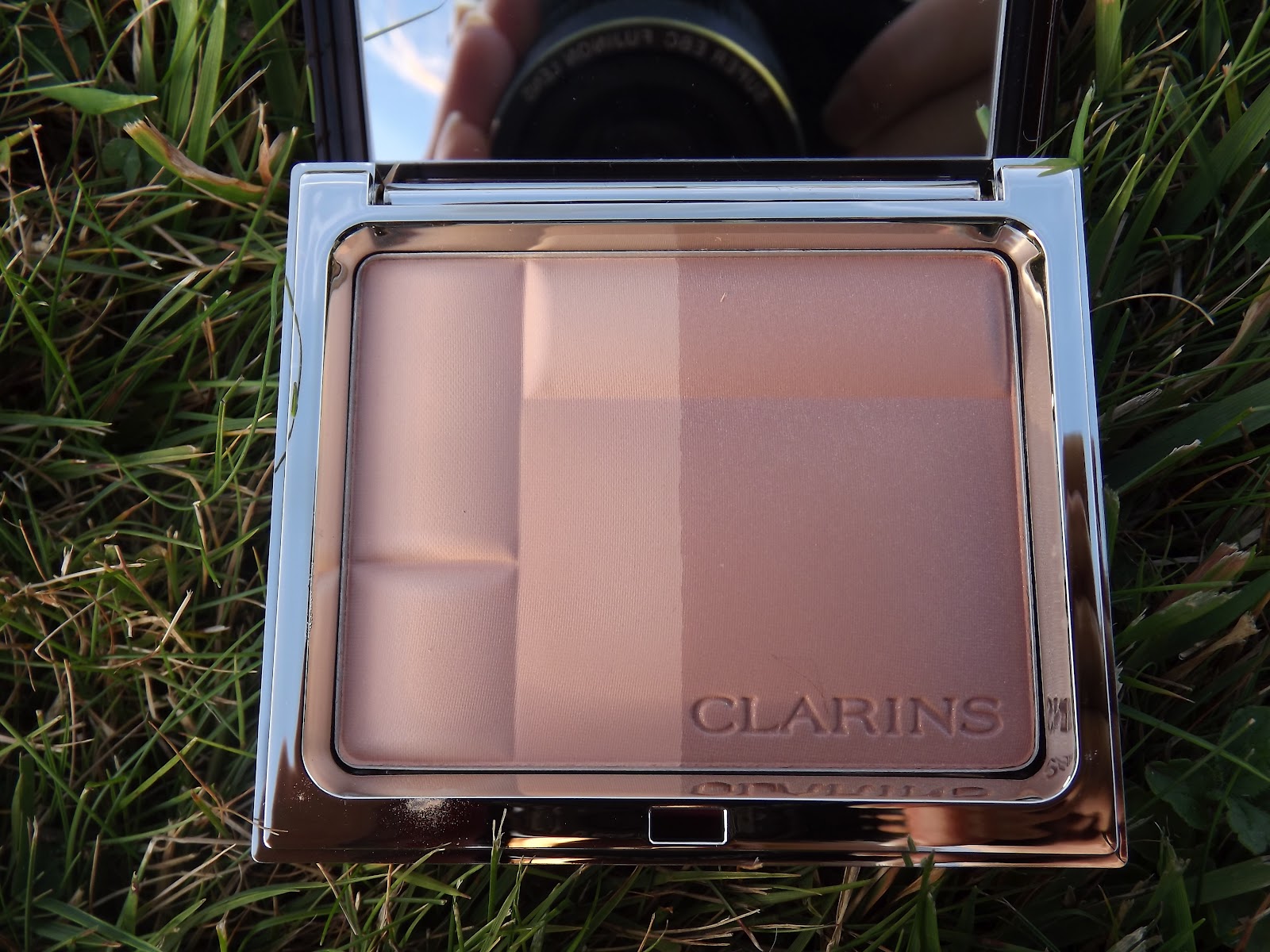 MakeupLoveer Clarins Bronzing Duo SPF15 Mineral Powder Compact