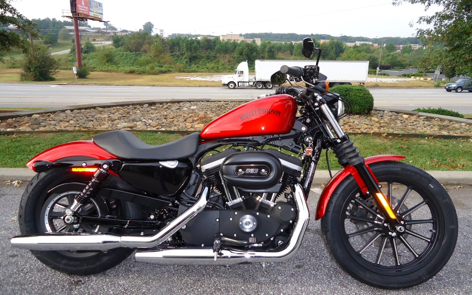 Harley Davidson HD Wallpapers - Iron 883