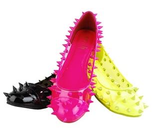 It's Robyn: Spike shoe trend. . .ouch!