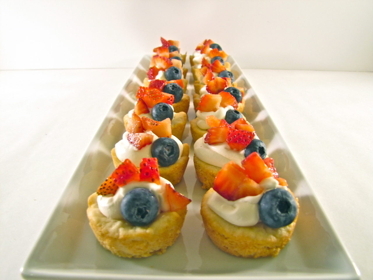 ChowGals Mini Fruit Pizza Cups
