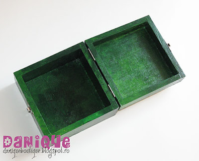 cutie lemn 10x10x5,50cm pictata - 40,00lei