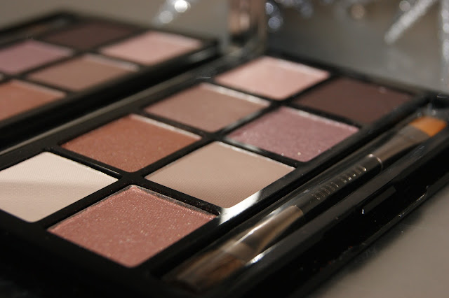 Chanel Modern Glamour (334) Eyeshadow Quad Review & Swatches