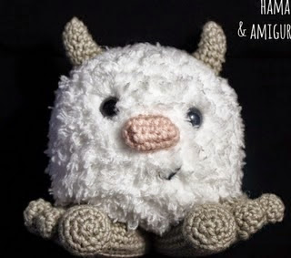 http://hamabeadstyle.blogspot.com.es/2015/02/mini-yeti-amigurumi-patron-gratis.html