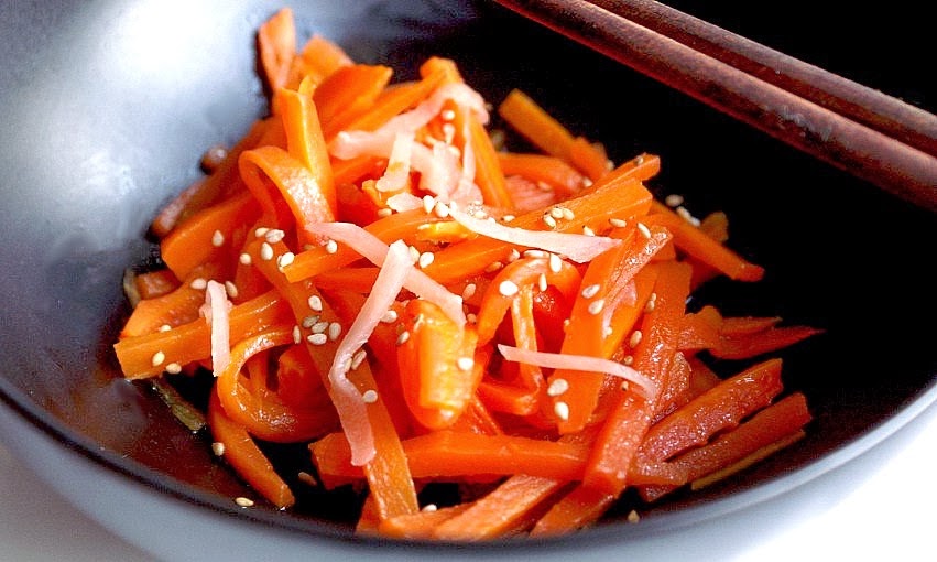 Bienvenue chez Spicy Kimpira de carotte au gingembre (salade Japonaise)