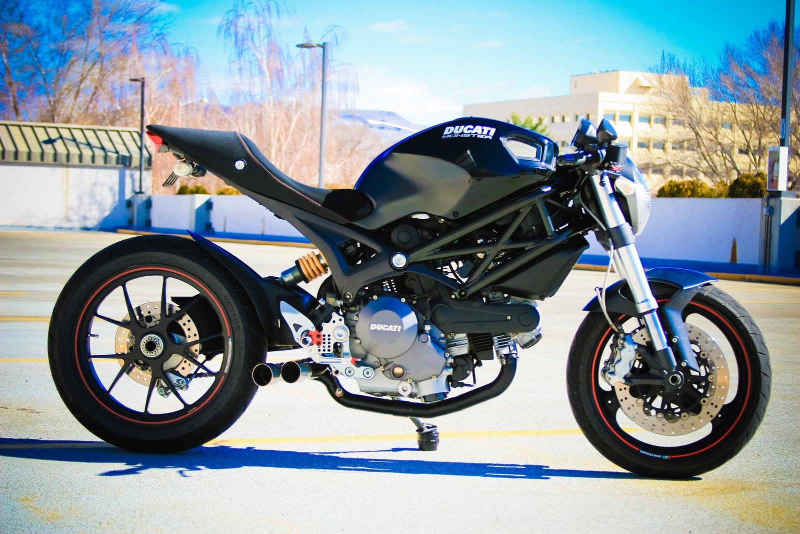 cafe-racer-special-ducati-monster-696-sss-conversion