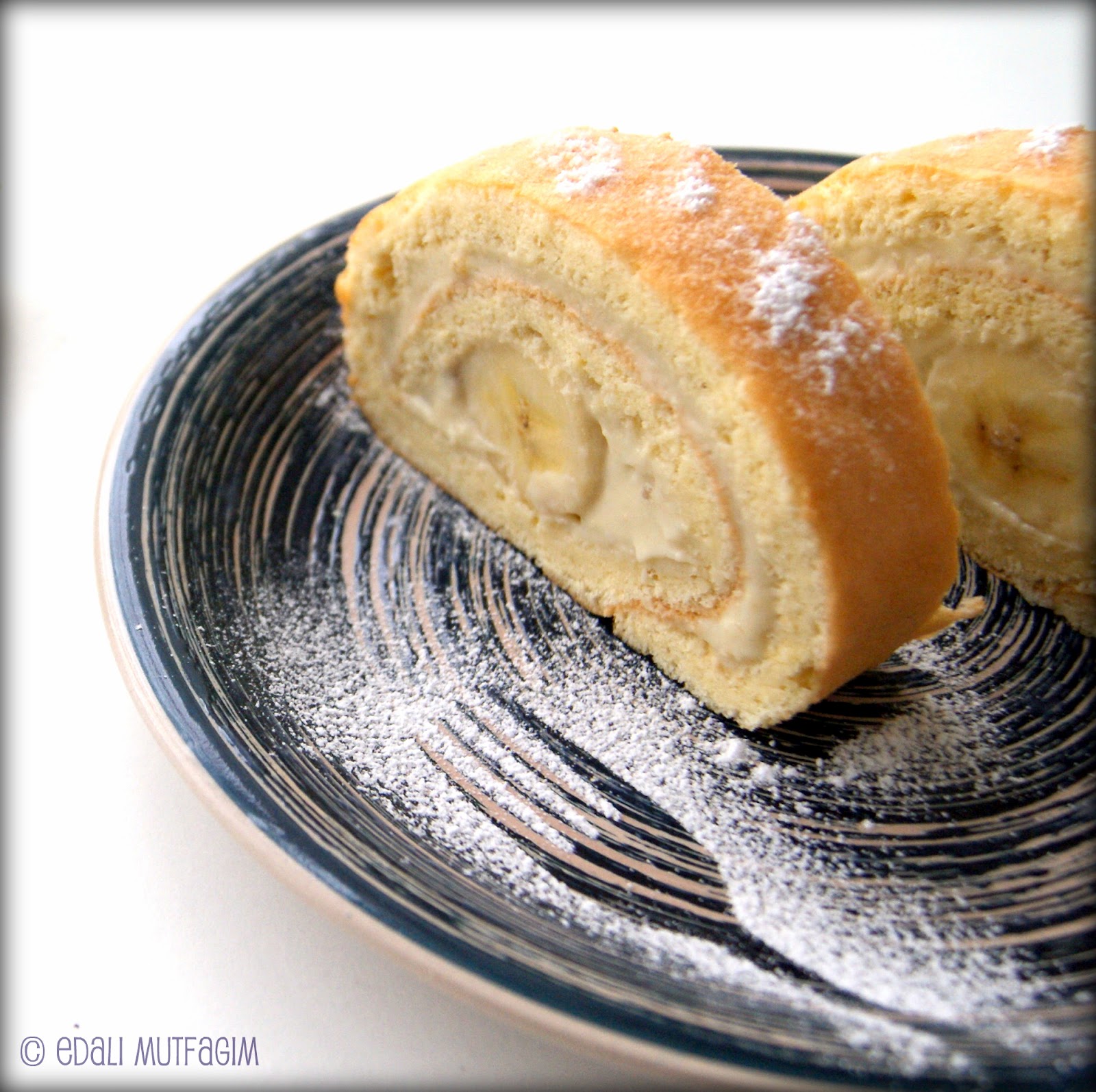 Muzlu Rulo Pasta ve Pastaci Kremasi Tarifi