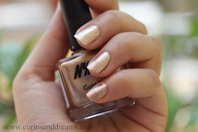 Nykaa nail polish, Nykaa gold rush nail polish, review, swatch, Lost in Gold
