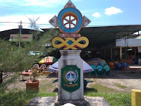 TUGU TITIK 0 KILOMETER SINGKAWANG KALIMANTAN BARAT TUGU TITIK 0 KILOMETER SINGKAWANG KALIMANTAN BARAT