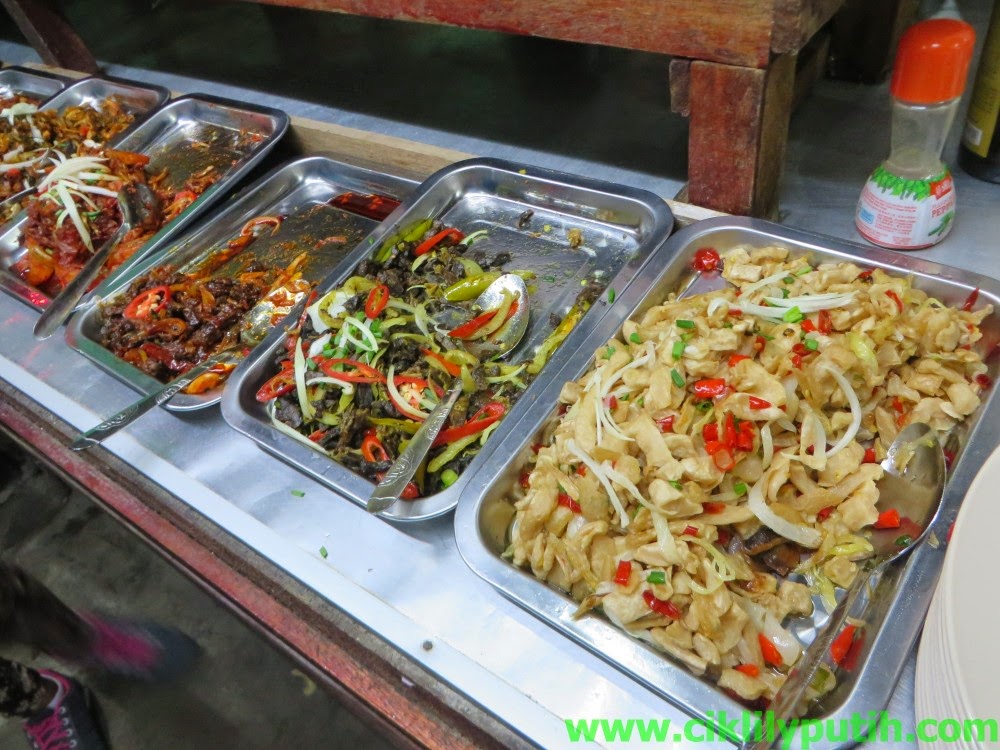 CikLilyPutih The Lifestyle Blogger: Makan Bubur Nasi Berlauk D’Laila MMA SANTAI CORNER NILAI